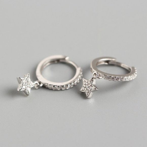 *NEW Gold Diamond Star Drop Huggie Hoop Earrings - Picture 2 of 8